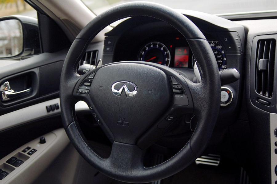  Infiniti G37x S Sedan 2009 года  (фото 22 из 44)